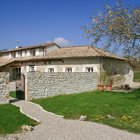 Villa Charmante à Sylvestre Sur Lot Avec Piscine Privée *